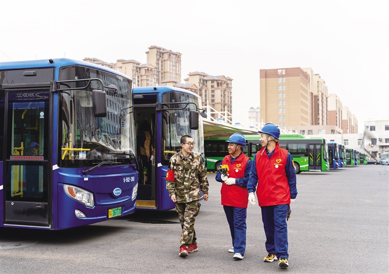 呼和浩特公司  强根铸魂抓党建   凝心聚力谱新篇