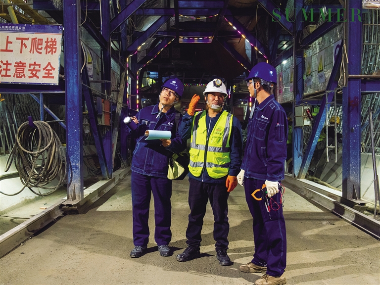 倾情服务驼乡高铁建设