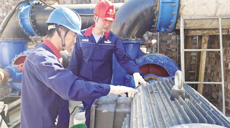 “党建+”优质服务为8万亩高标准农田“解渴”