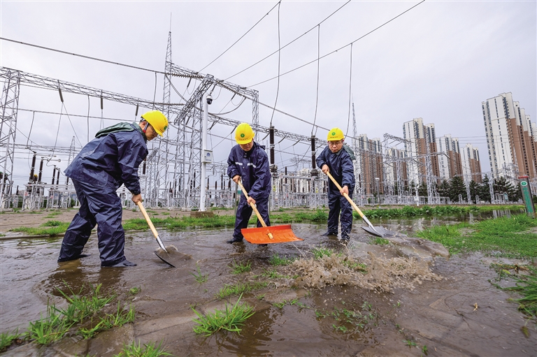 筑牢防洪防汛“安全堤”