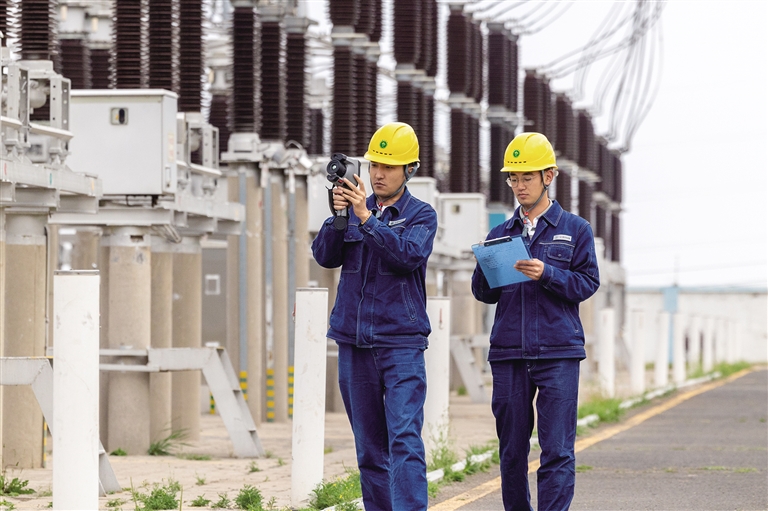 精心特巡  迎峰度夏