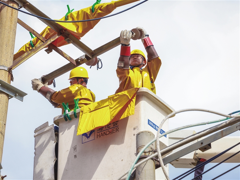 带电作业助力温暖工程