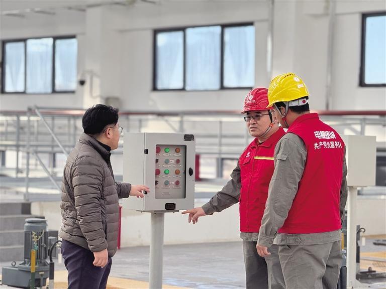 助企惠民促发展  党旗飘扬暖城兴