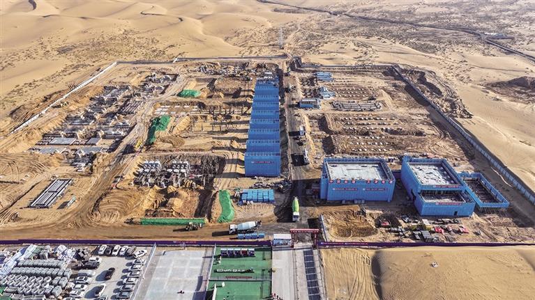 阿日善500千伏变电站主体结构封顶